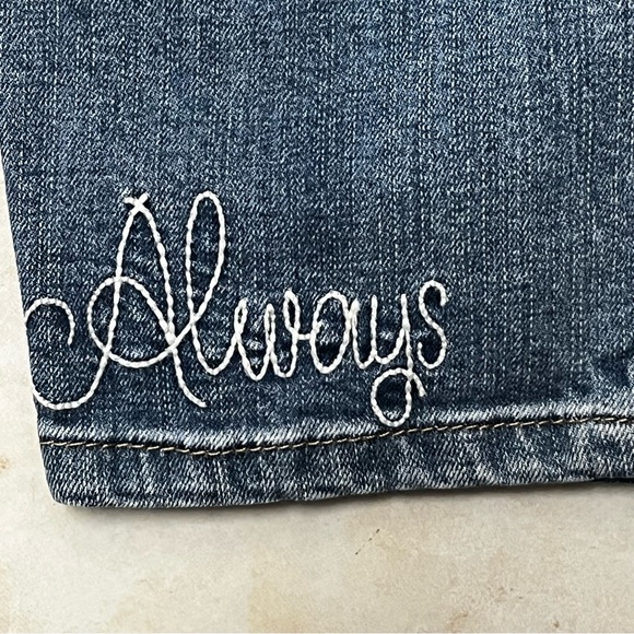 Torrid Girlfriend Embroidered Ankle Jeans Size 14R - Picture 4 of 8